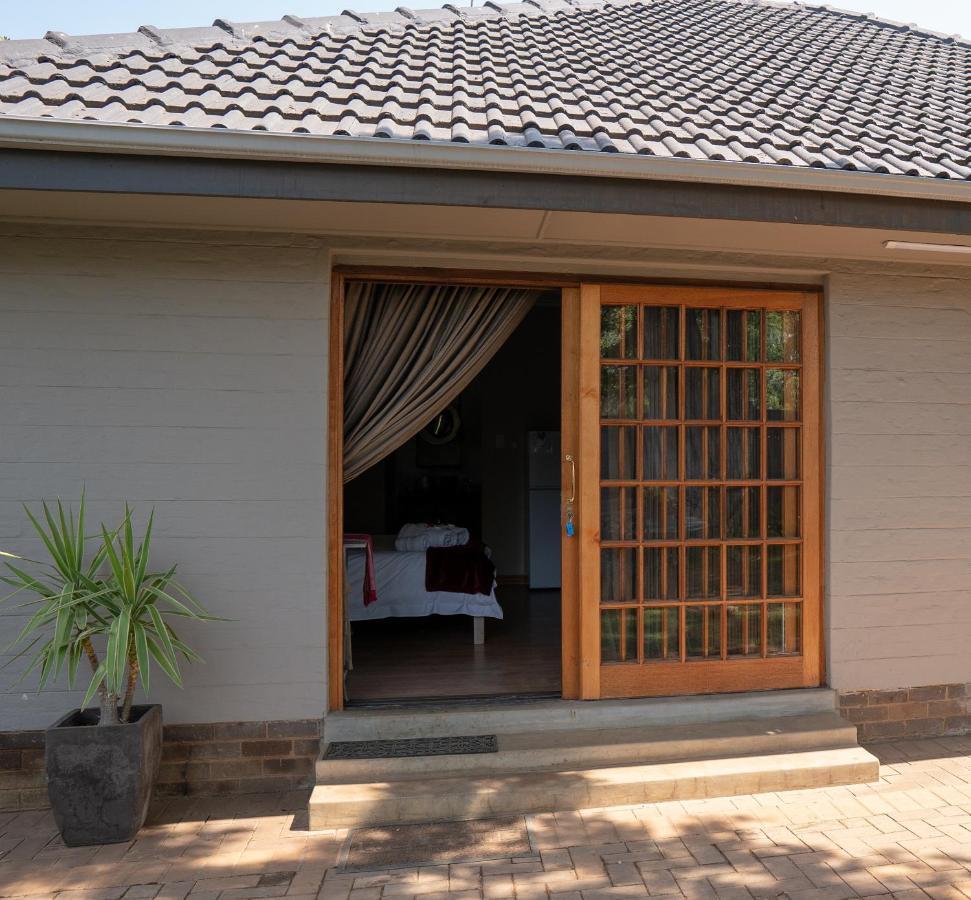 Opstal Gastehuis Potchefstroom Kültér fotó