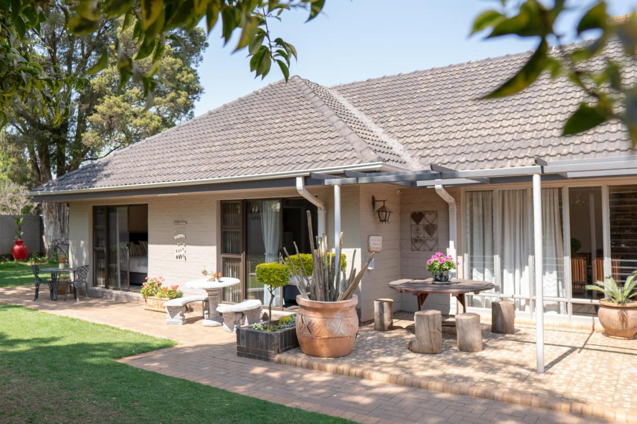 Opstal Gastehuis Potchefstroom Kültér fotó
