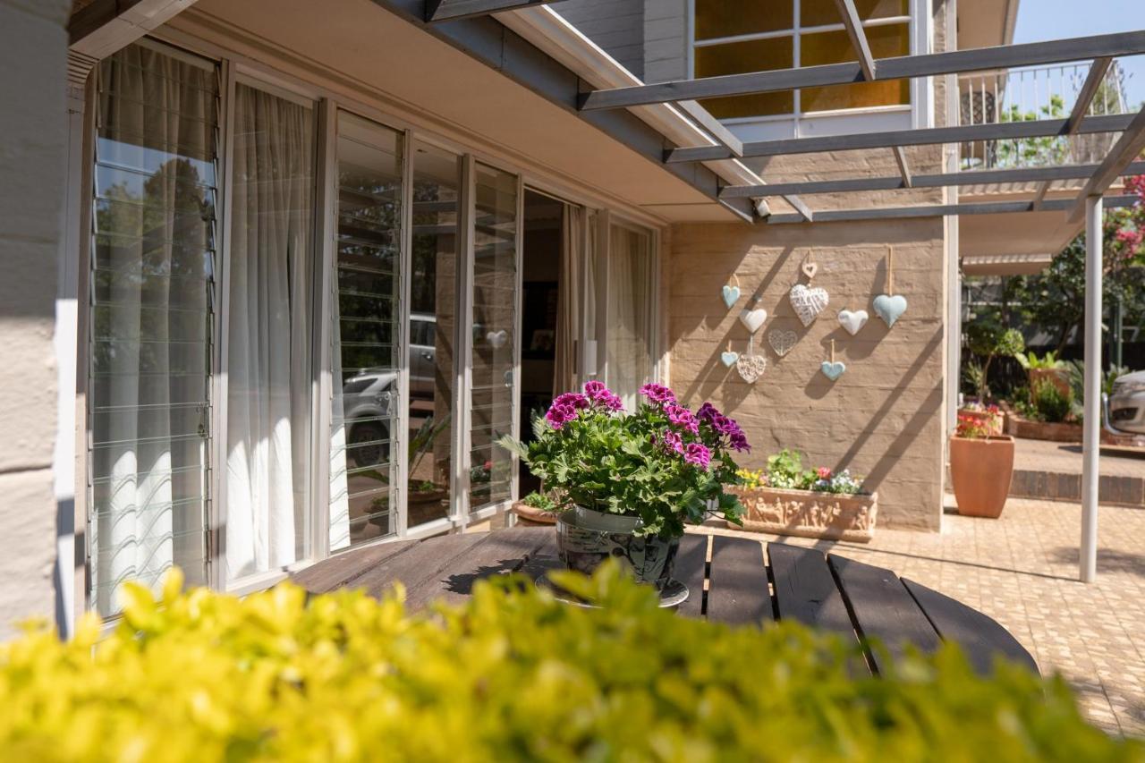 Opstal Gastehuis Potchefstroom Kültér fotó