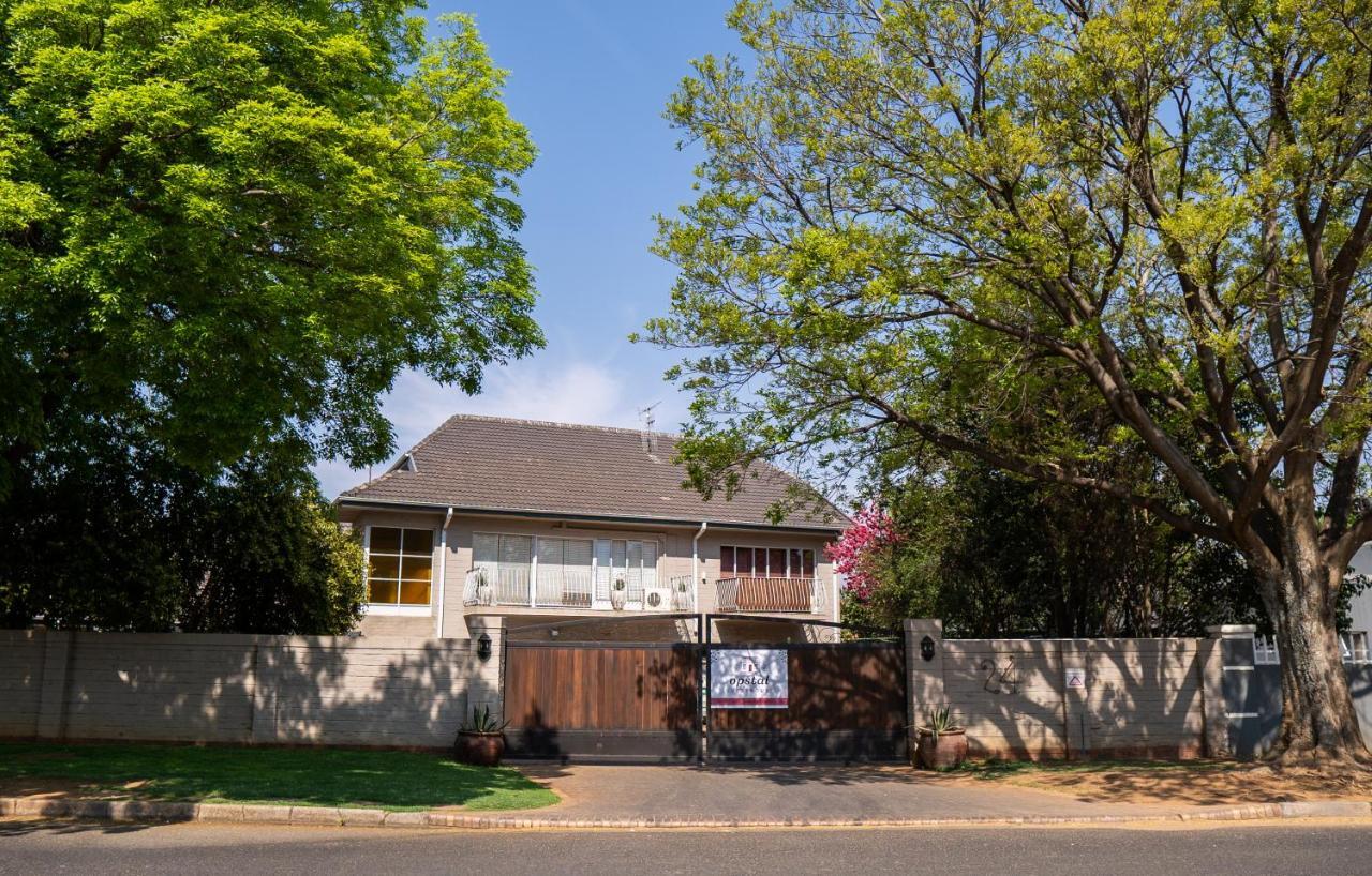 Opstal Gastehuis Potchefstroom Kültér fotó
